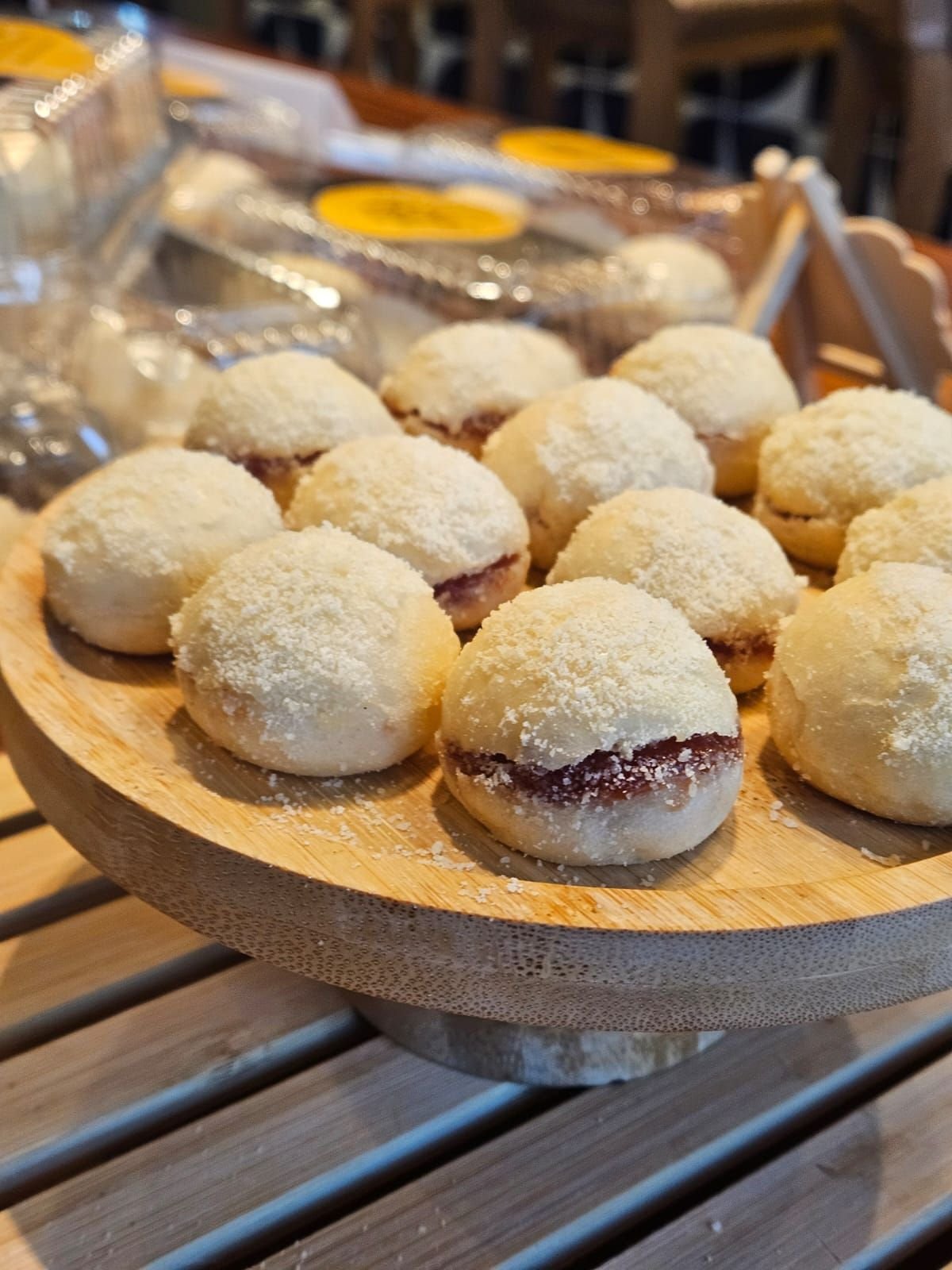 Pãezinhos de goiabada na bancada