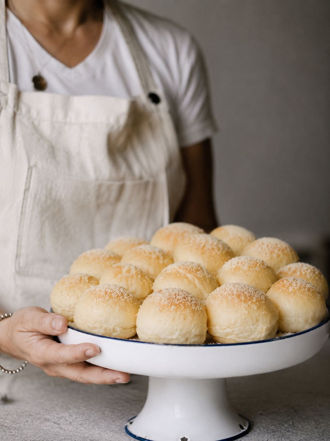 Travessa de pãezinhos delícia